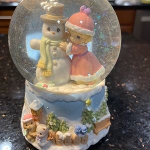 Precious moments snow globe